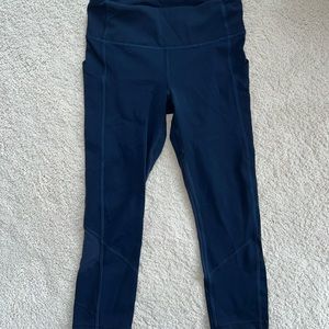 Lululemon navy cropped leggings